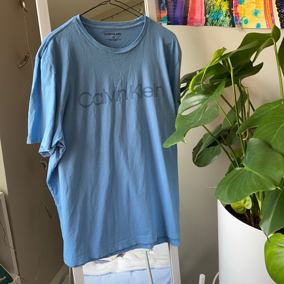 Calvin Klein T-Shirt - Picture 1 of 2